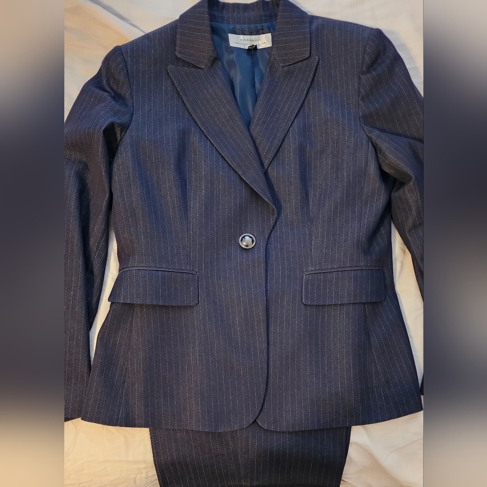 Tahari Women's Pinstripe Pant Suit - Navy